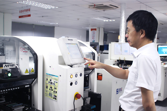 宝安日报报道：星空娱乐公司顾伟 三十载初心不改 深耕LED显示屏研发