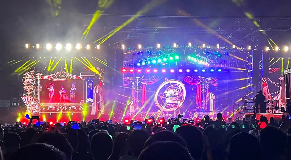 星空娱乐LED冰屏和荧光棒系列产品“嗨爆”周杰伦悉尼演唱会！