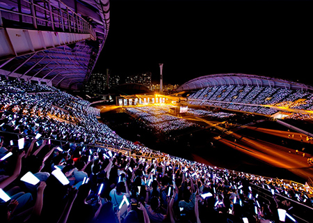 星空娱乐LED透明屏助力张韶涵泉州演唱会震撼开唱