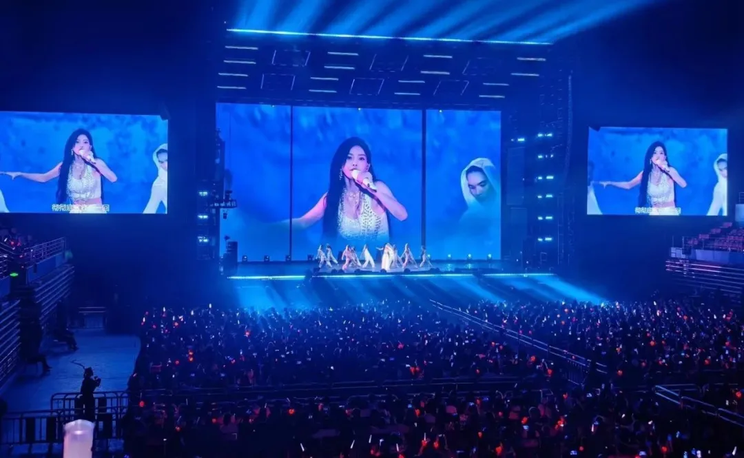 于文文演唱会LED屏